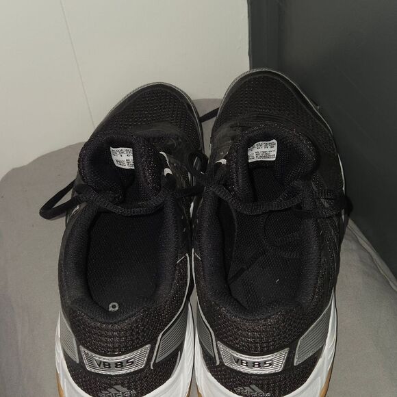 Athletic_Shoes